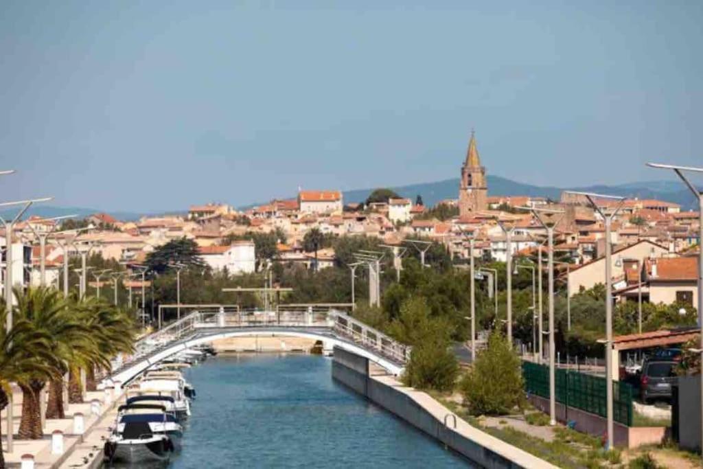 Mobilhome A Frejus A 15 Minute De La Mer Sur Terrain Independant מראה חיצוני תמונה
