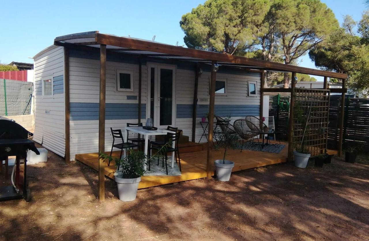 Mobilhome A Frejus A 15 Minute De La Mer Sur Terrain Independant מראה חיצוני תמונה