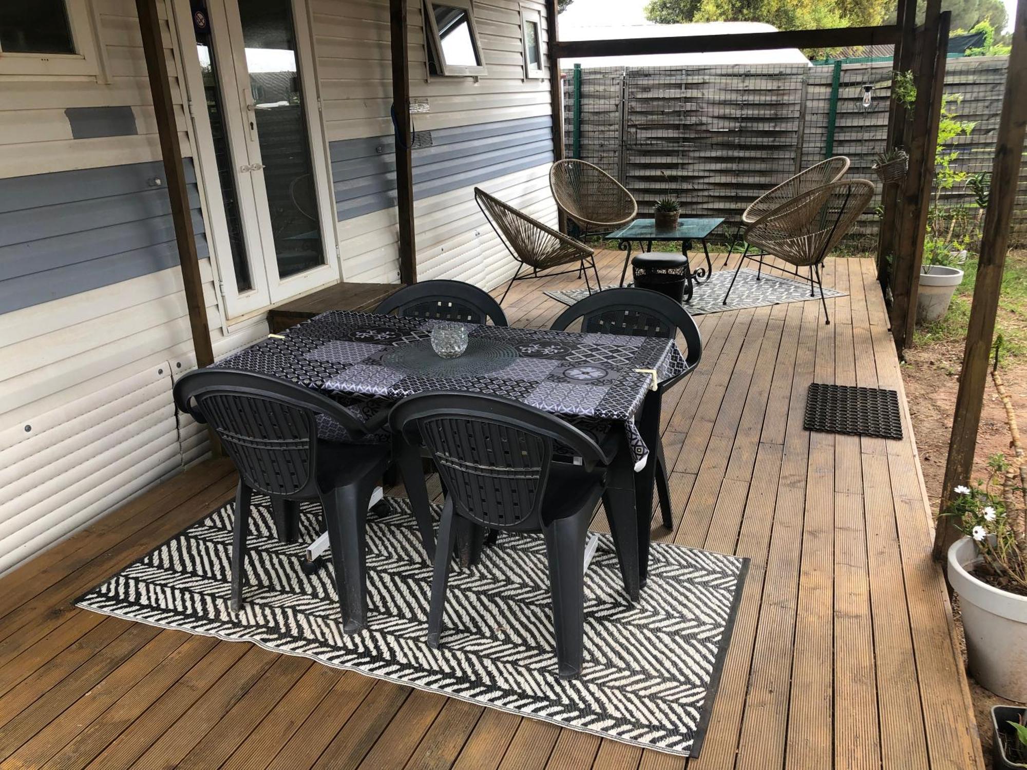 Mobilhome A Frejus A 15 Minute De La Mer Sur Terrain Independant מראה חיצוני תמונה
